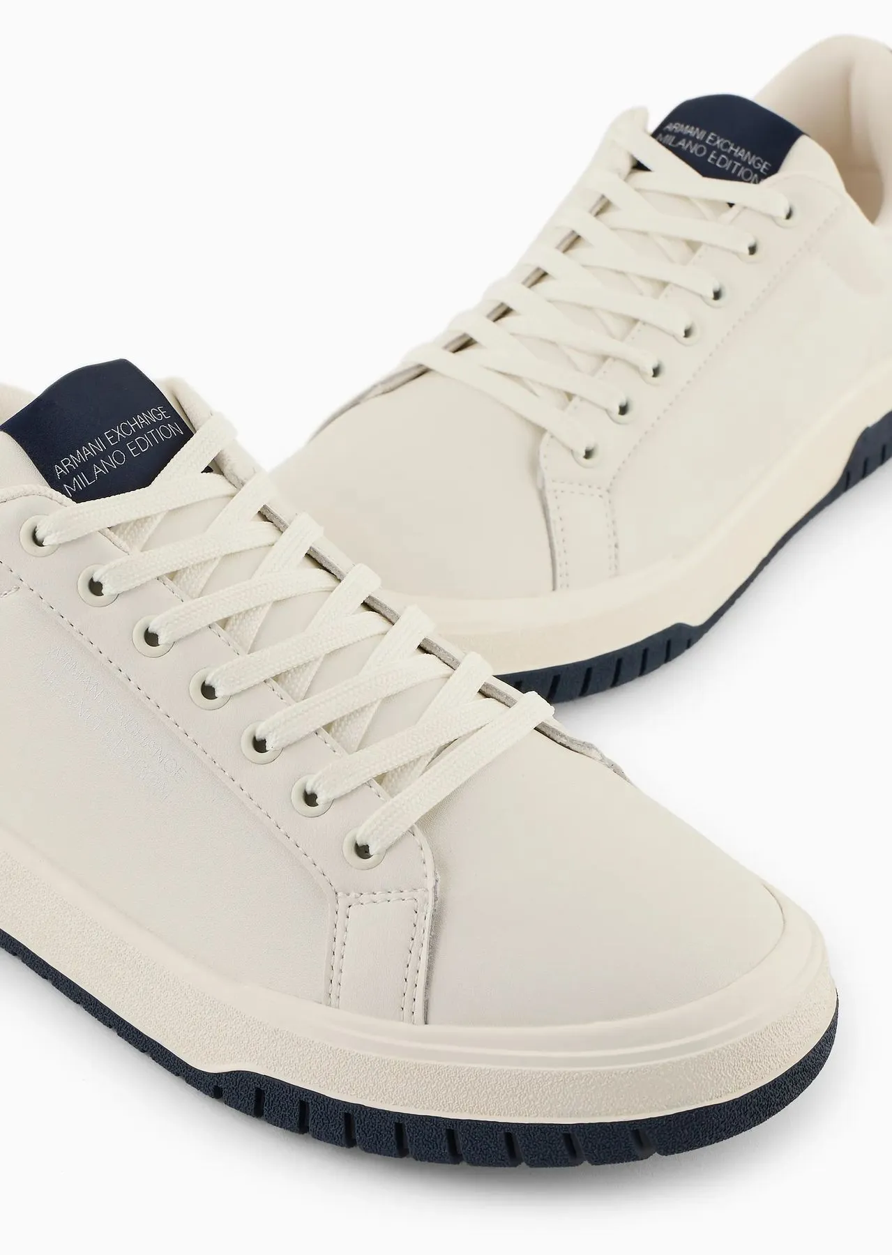     Armani Exchange Sneakers XUX212 XV823    