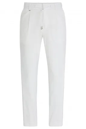   Boss - Hugo Boss     Boss - Hugo Boss Boss - Hugo Boss pantaloni relaxed fit in seersucker di misto cotone    