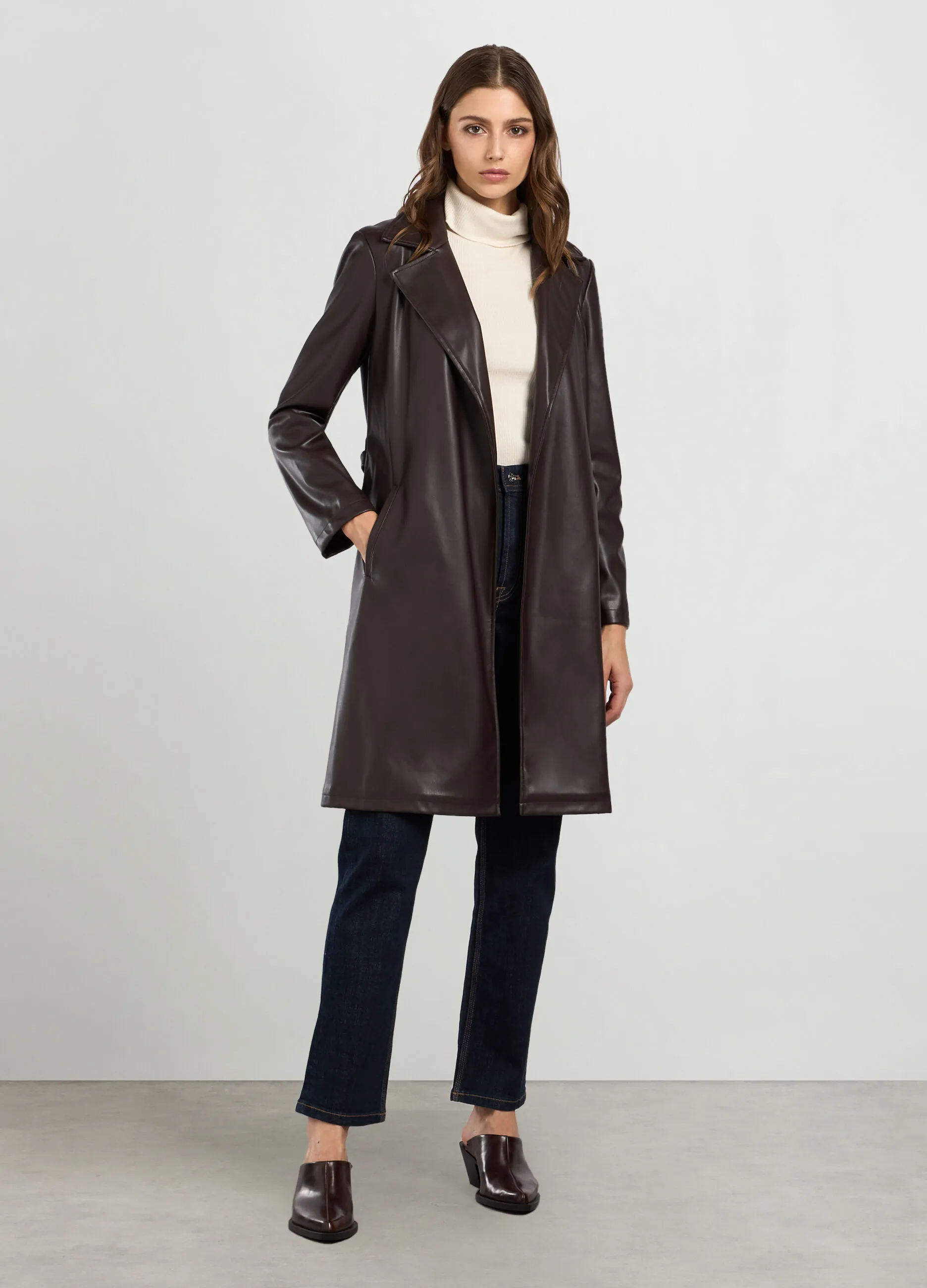 IWIE  Cappotto lungo in eco pelle donna