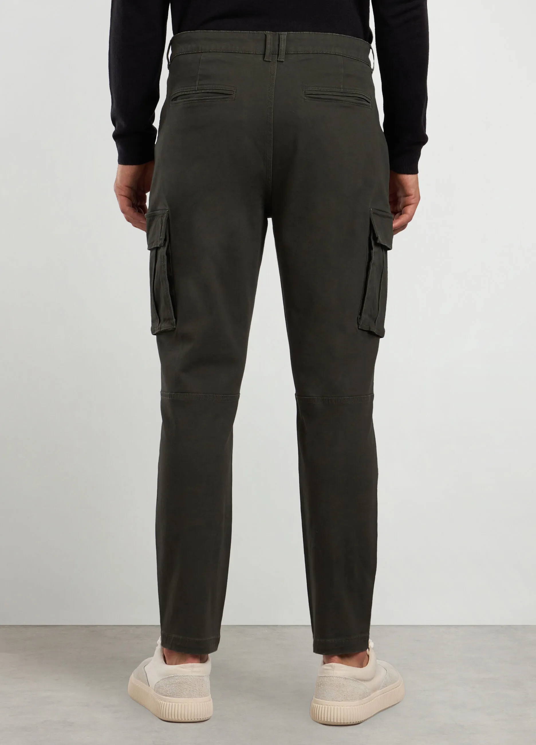 J. HART & BROS  Pantaloni cargo carrot fit in cotone stretch uomo