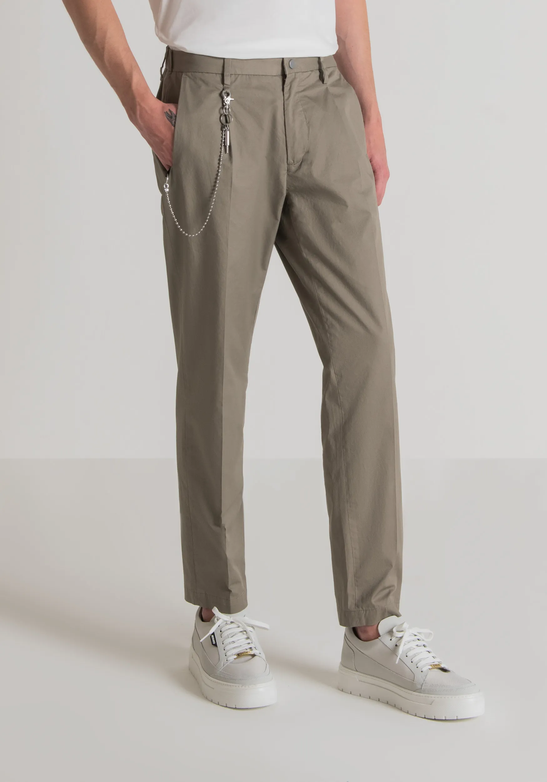 PANTALONI CARROT FIT “KEVIN” IN TWILL DI COTONE